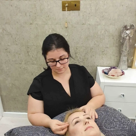 Facial Cosmetic Acupuncture - Acupuncture in Reading, Berkshire and Surrounding Areas - Lina Doyle